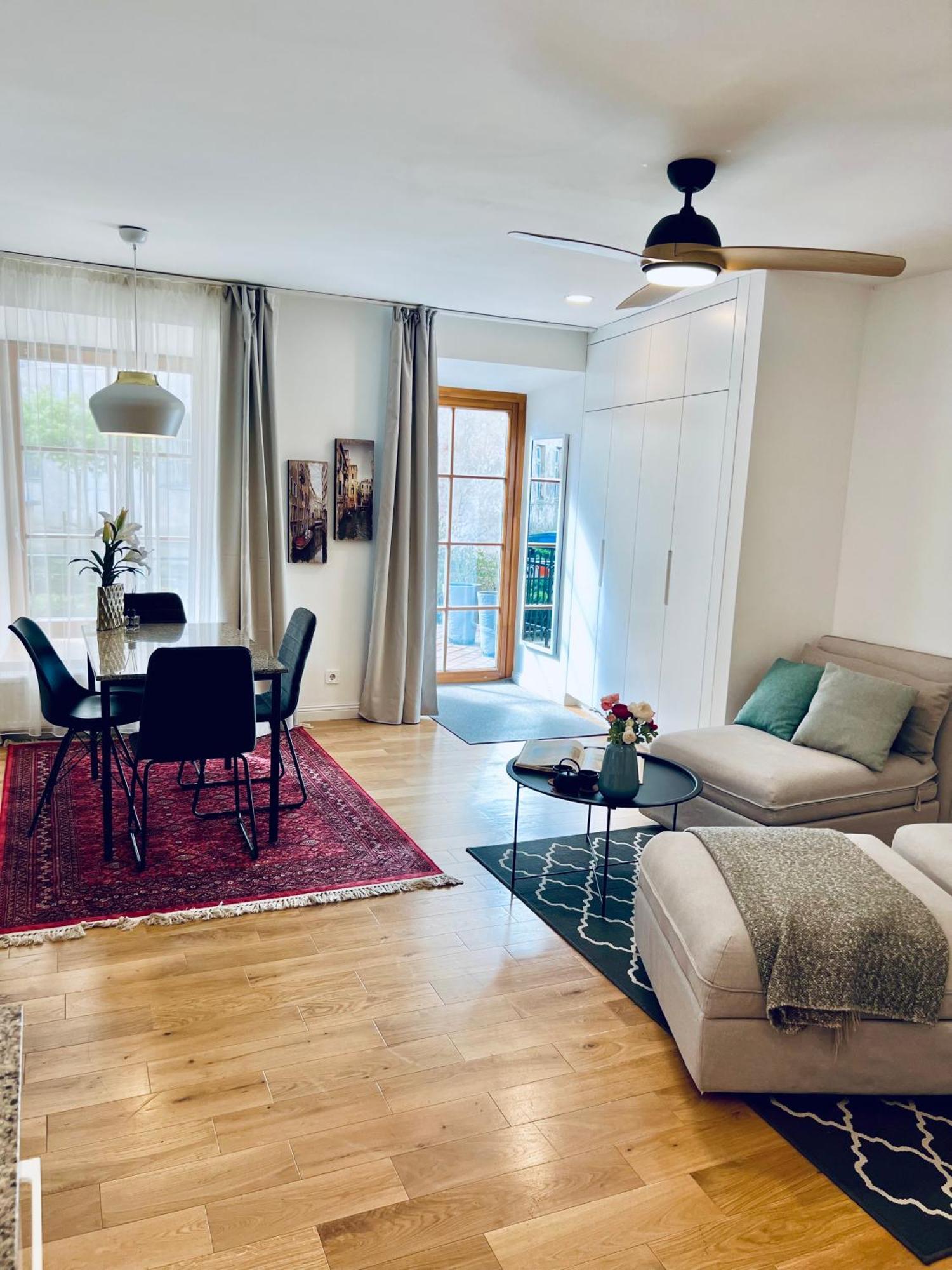 Tomy Old Town Apartments Аеропорт Вільнюс Екстер'єр фото